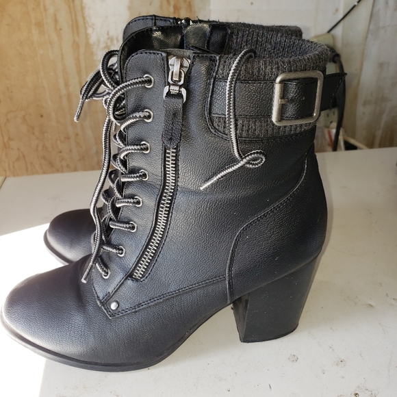 Black leather boots - Picture 1 of 4